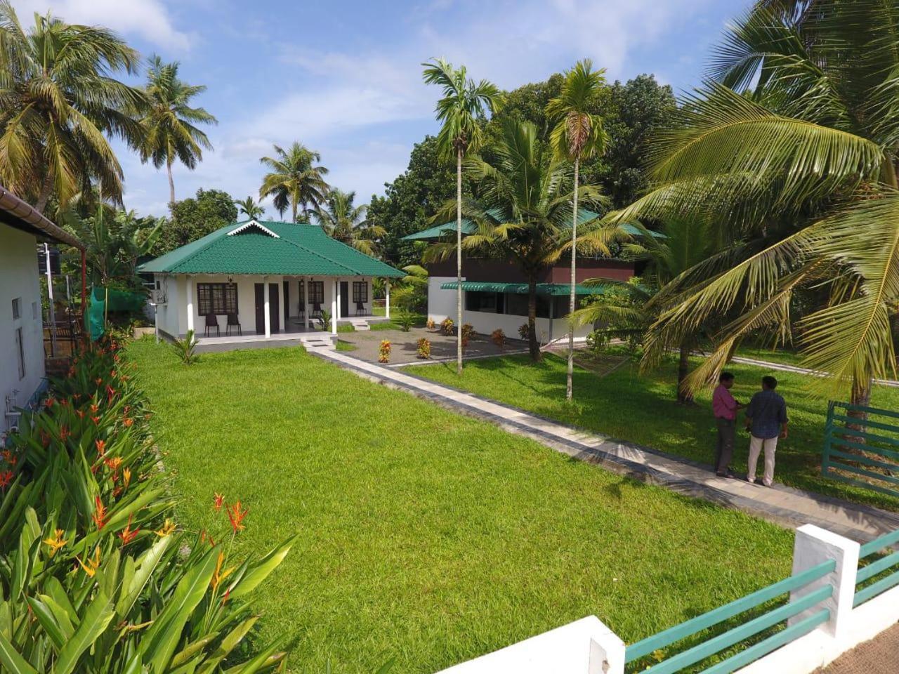 Pamba Inn Alappuzha Exteriör bild
